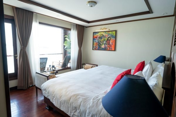 Living Room - Image 4