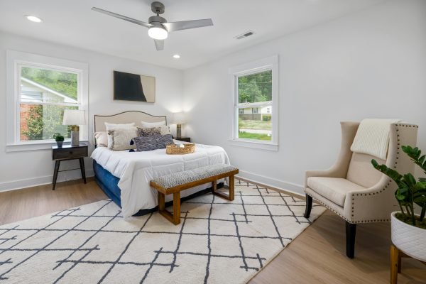 Living Room - Image 2